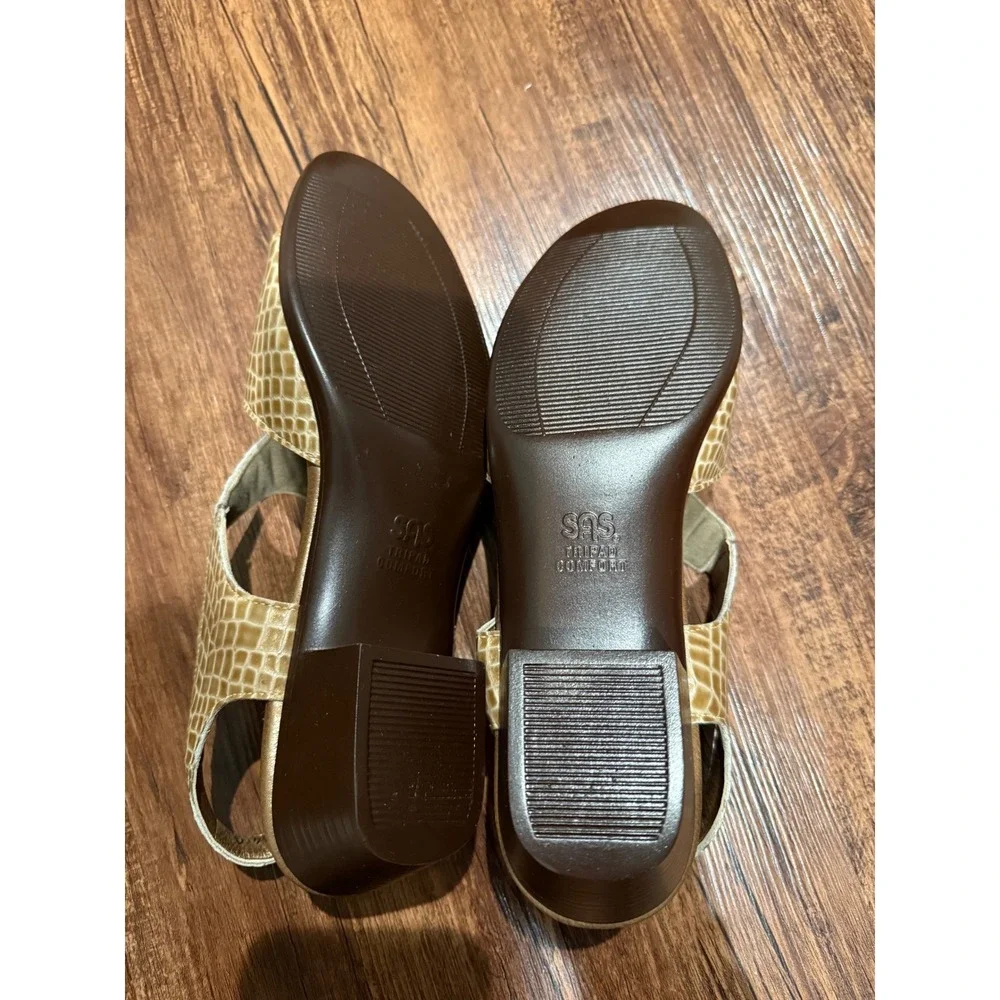 SAS San Antonio Shoemakers Women's Gold Crocodile Embossed Slingback Sandals‎ 8S